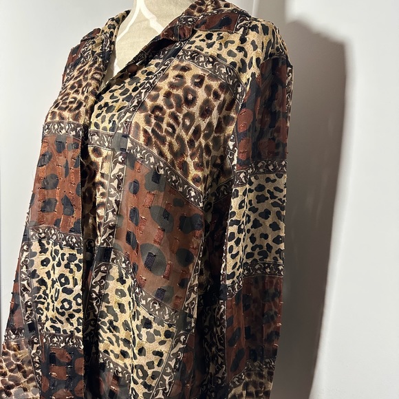 Cutest sheet button up printed shirt - Picture 5 of 5